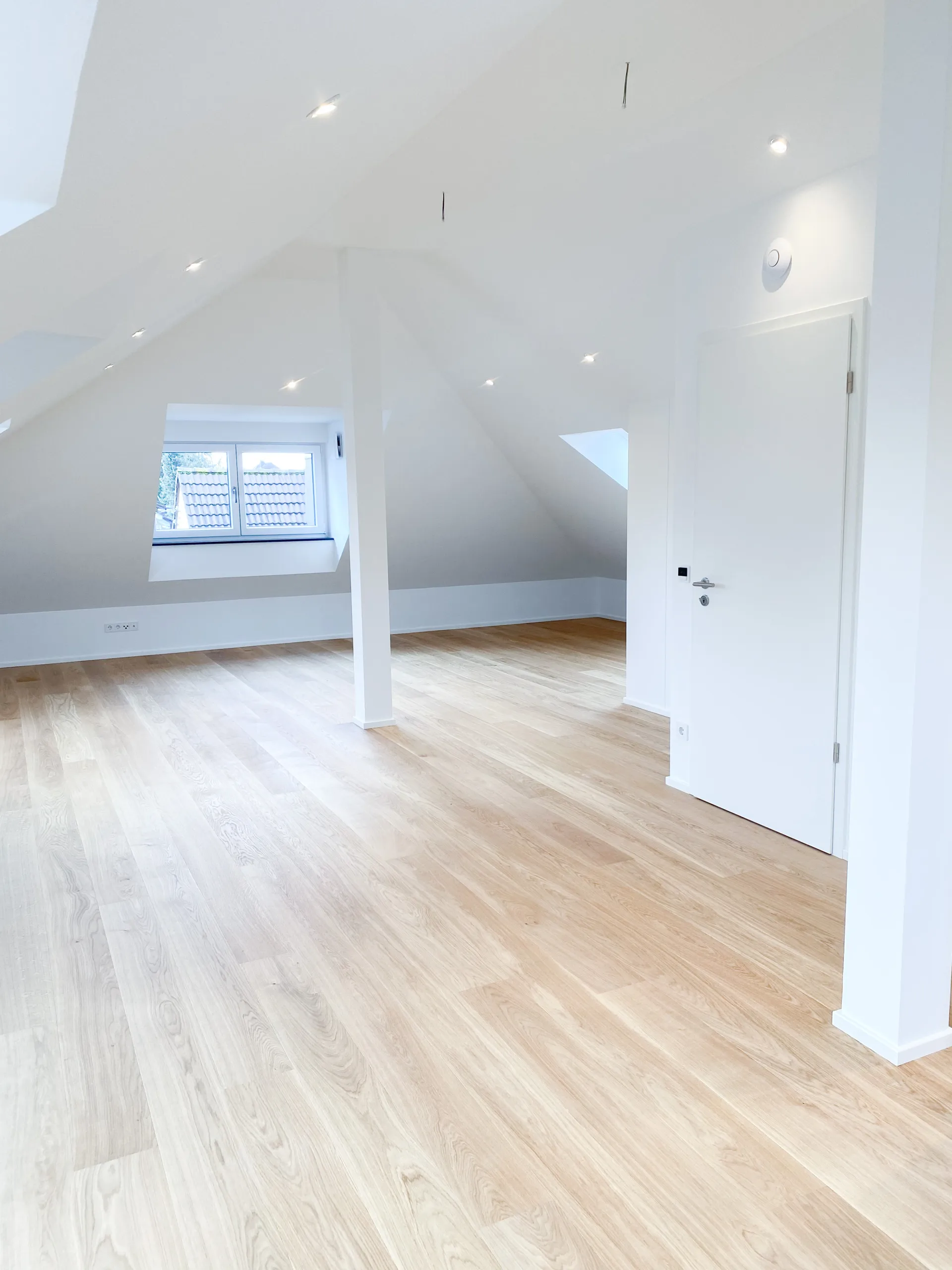 MÜNCHEN-RIEMERLING Zwei Einfamilienhäuser mit Wintergarten und Garage Bild 13