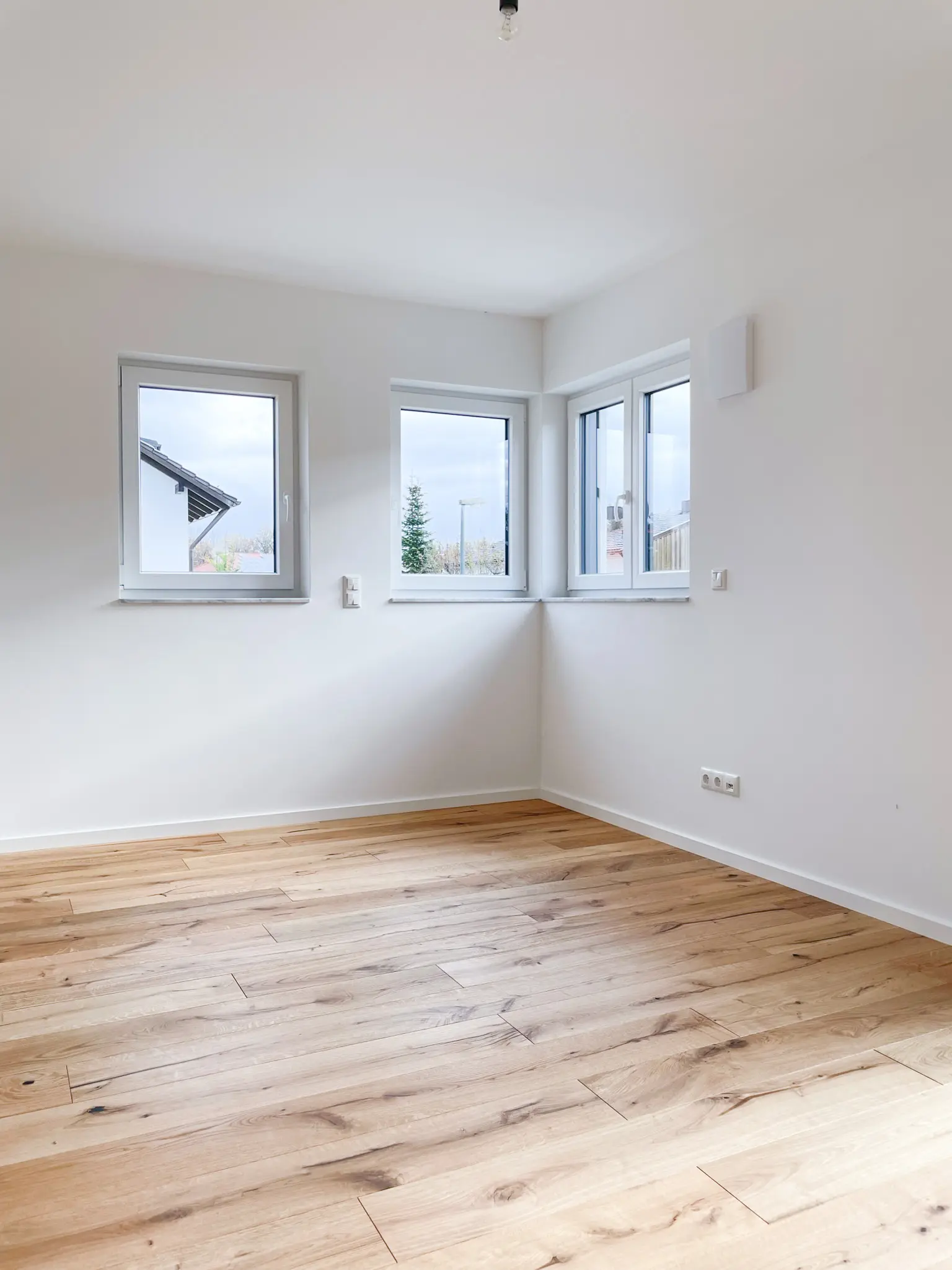 GRASBRUNN-NEUKEFERLOH Doppelhaus mit Garagen Bild 9