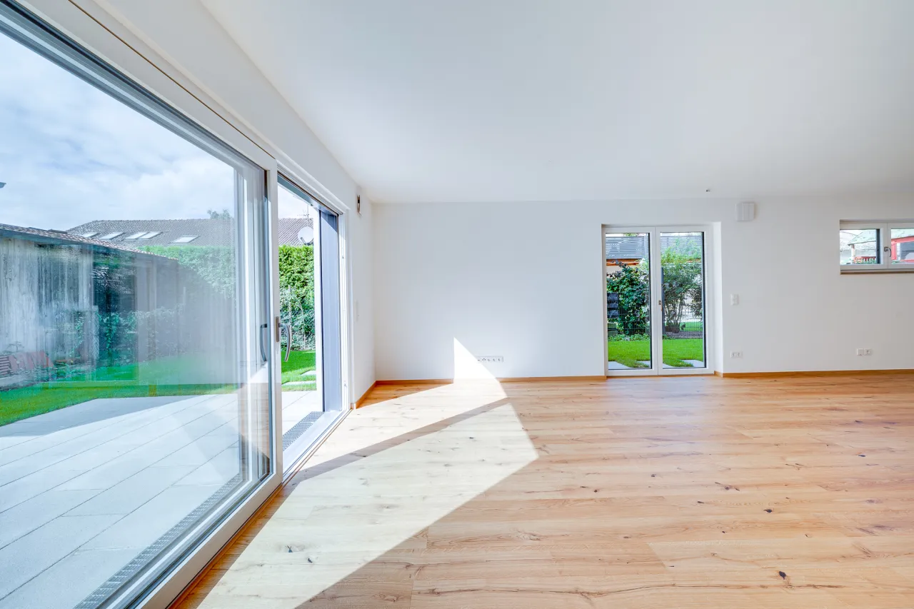 FORSTERN Attraktives Mehrfamilienhaus mit drei Wohnungen sowie einer großzügigen Maisonettewohnung Bild 3