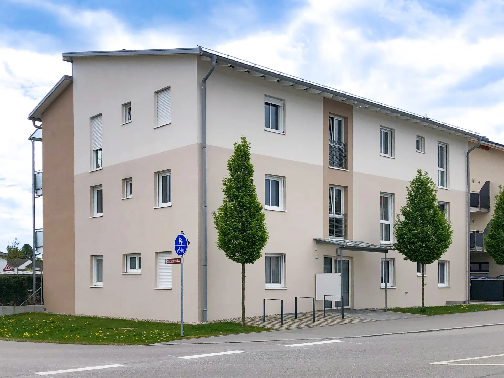FORSTERN Mehrfamilienhaus mit 8 Wohneinheiten und Tiefgarage Bild 1