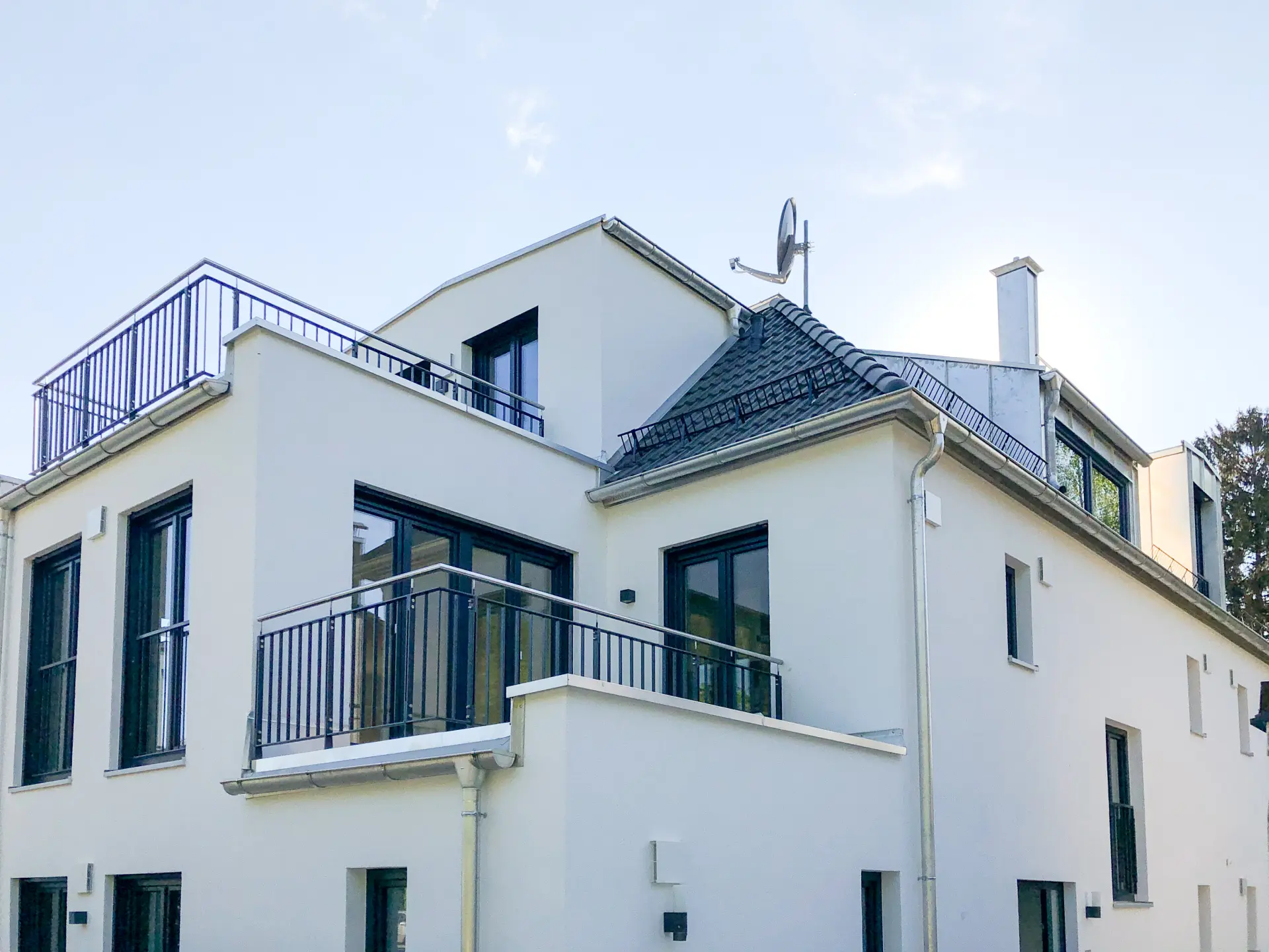 MÜNCHEN-WALDPERLACH Mehrfamilienhaus mit 4 Wohneinheiten und Duplexparker Bild 2