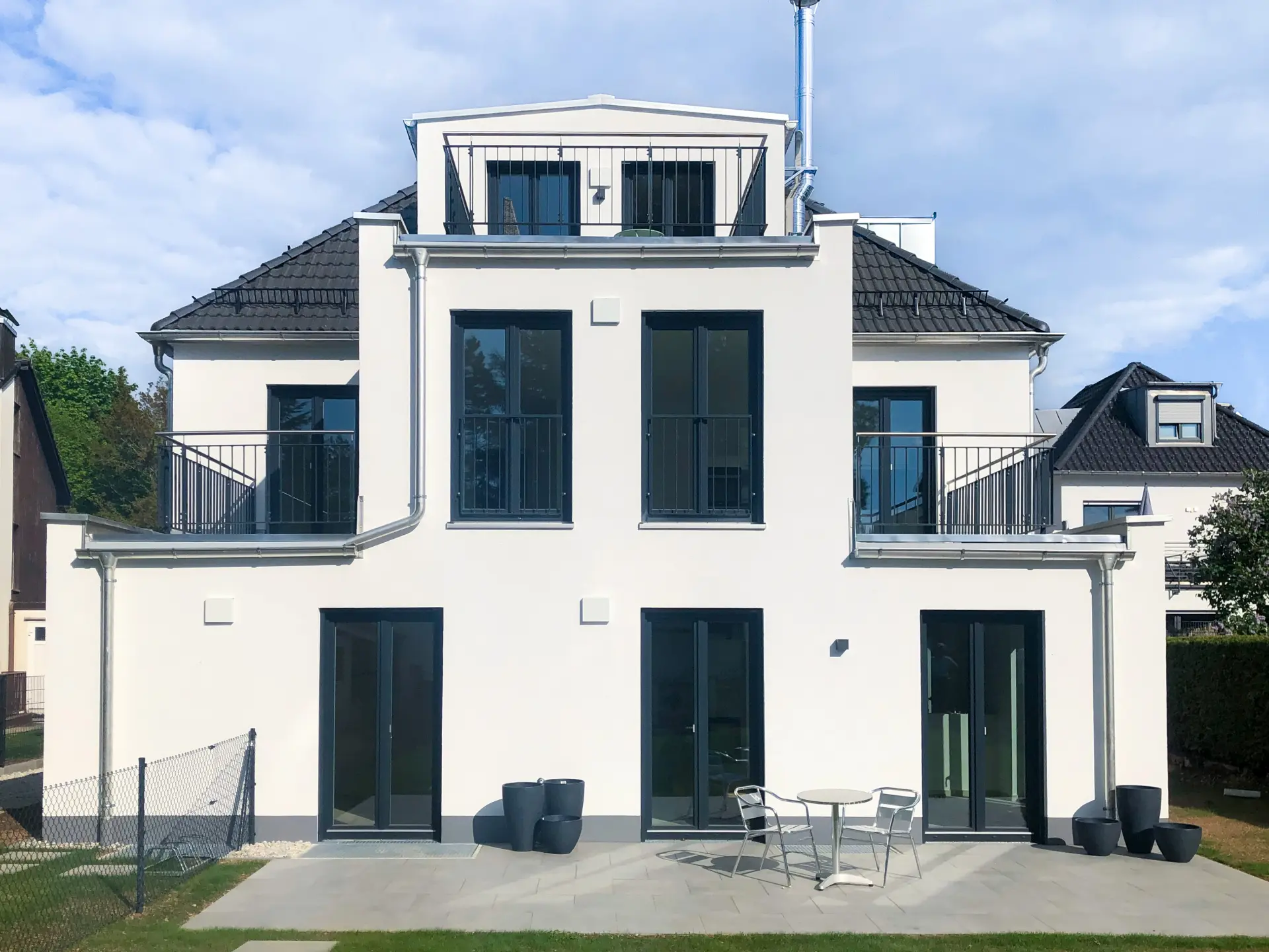 MÜNCHEN-WALDPERLACH Mehrfamilienhaus mit 4 Wohneinheiten und Duplexparker Bild 3